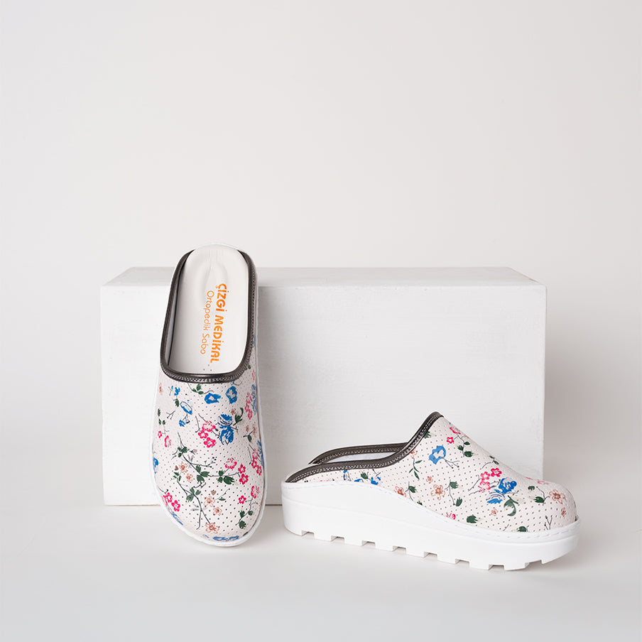 Fit Vivacolor Greys Gold Sabo Slippers - Flowering
