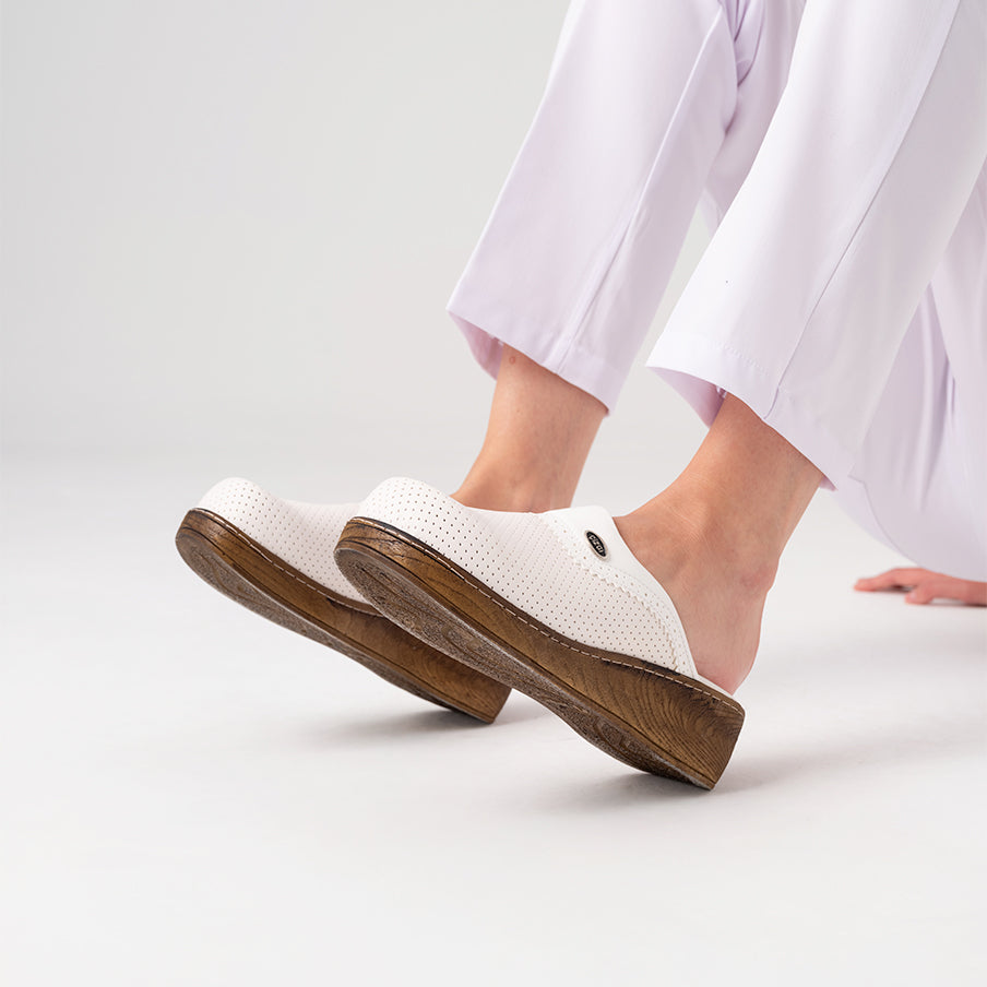 VivaColor Patterned Women's Sabo Slippers - White